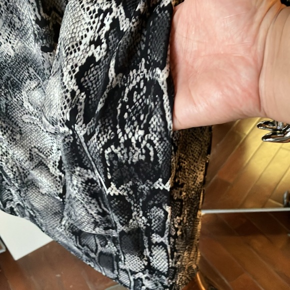 Faux snake print dress - Picture 5 of 6